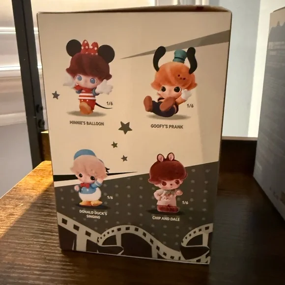 Dimoo World Vinyl Plush Keychain - Picture 3 of 4